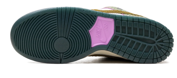 Nike SB Dunk Low 'Alexis Sablone - Chameleon' (HJ3386-300)