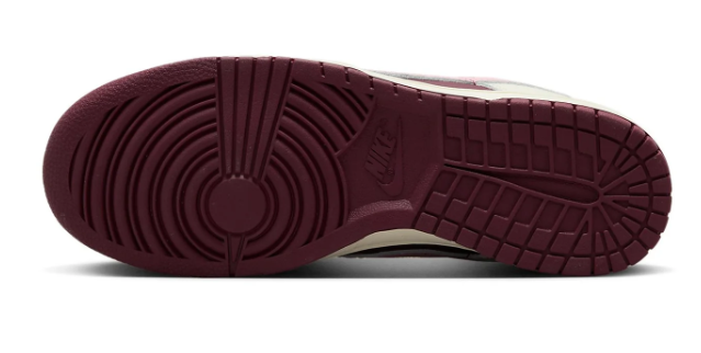 Nike Dunk Low Premium 'Valentine's Day 2023' DR9705-100